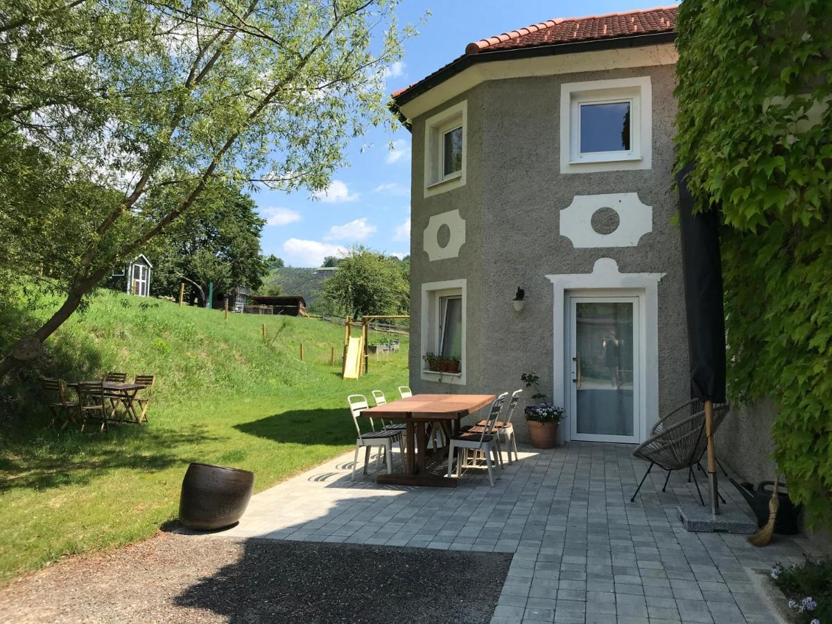 Ferienwohnungen Tinymoon Feldbach  Exterior foto